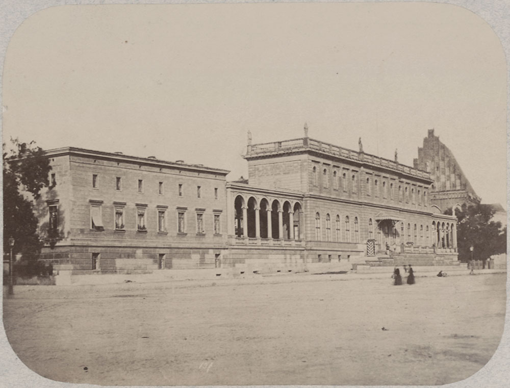 Południowe skrzydło Pałacu Królewskiego z poł. XIX w. na fotografii z końca XIX w.