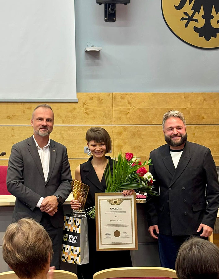 Nagroda Marszałka Województwa Dolnośląskiego dla Justyny Oleksy, twórczyni Teatru Czterech