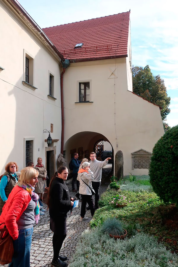 Wycieczka do Sobótki, Strzegomia i Świdnicy dla Stowarzyszenia Przyjaciół Muzeum Narodowego we Wrocławiu – Muzeum Ślężańskie w Sobótce