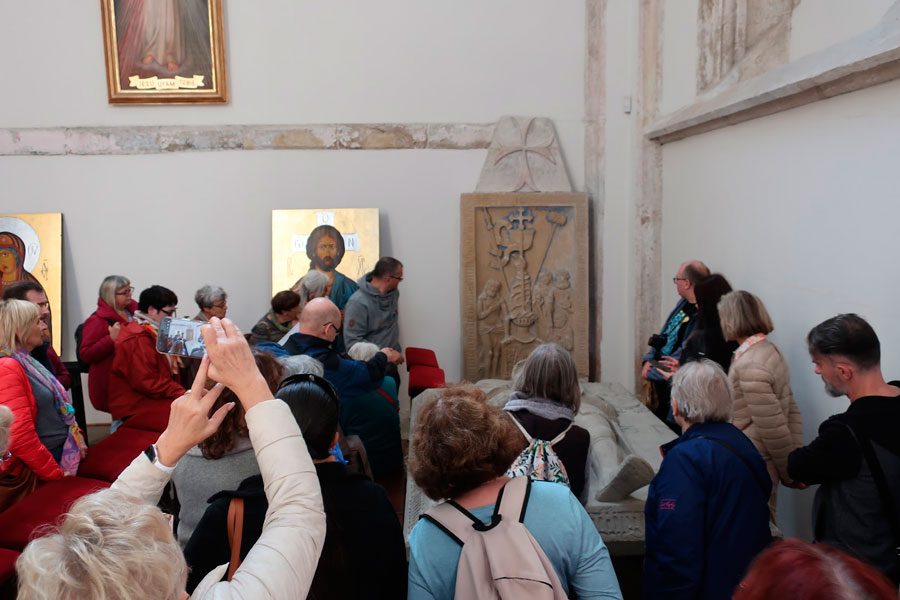 Wycieczka do Sobótki, Strzegomia i Świdnicy dla Stowarzyszenia Przyjaciół Muzeum Narodowego we Wrocławiu – Bazylika w Strzegomiu