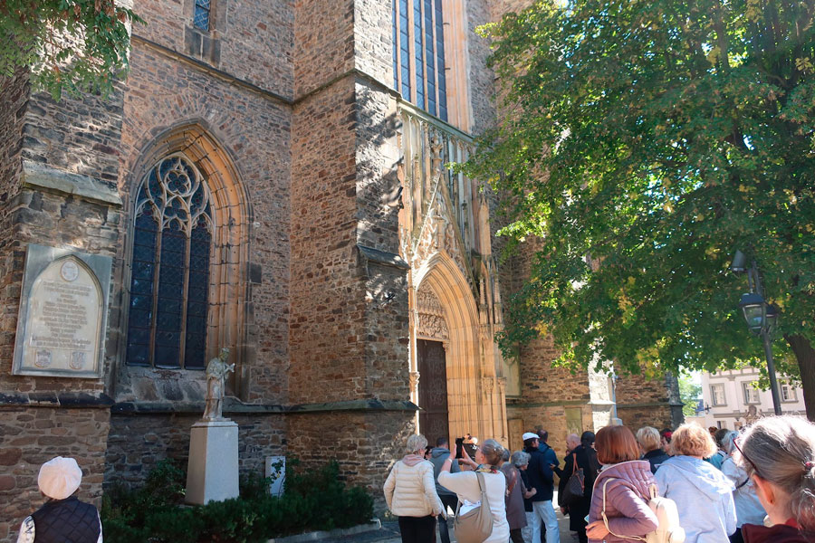 Wycieczka do Sobótki, Strzegomia i Świdnicy dla Stowarzyszenia Przyjaciół Muzeum Narodowego we Wrocławiu – Bazylika w Strzegomiu