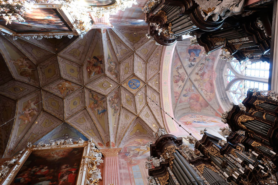 Wycieczka do Sobótki, Strzegomia i Świdnicy dla Stowarzyszenia Przyjaciół Muzeum Narodowego we Wrocławiu – katedra w Świdnicy