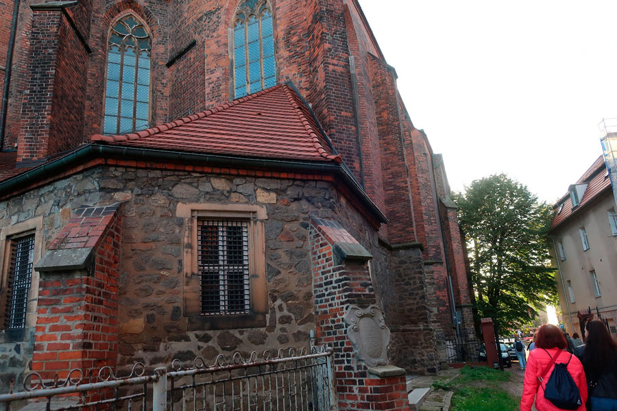 Wycieczka do Sobótki, Strzegomia i Świdnicy dla Stowarzyszenia Przyjaciół Muzeum Narodowego we Wrocławiu – katedra w Świdnicy