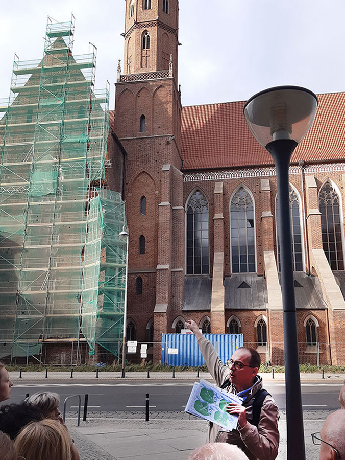 Fotorelacja z oprowadzania po Placu Dominikańskim dla Stowarzyszenia Przyjaciół Muzeum Narodowego we Wrocławiu w ramach Europejskich Dni Dziedzictwa