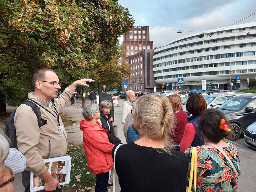 Fotorelacja z oprowadzania po Placu Dominikańskim dla Stowarzyszenia Przyjaciół Muzeum Narodowego we Wrocławiu w ramach Europejskich Dni Dziedzictwa