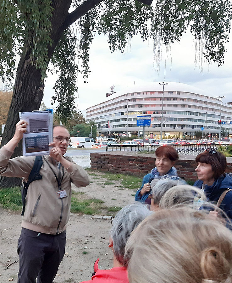 Fotorelacja z oprowadzania po Placu Dominikańskim dla Stowarzyszenia Przyjaciół Muzeum Narodowego we Wrocławiu w ramach Europejskich Dni Dziedzictwa