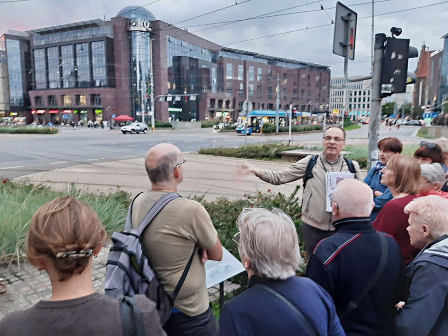 Fotorelacja z oprowadzania po Placu Dominikańskim dla Stowarzyszenia Przyjaciół Muzeum Narodowego we Wrocławiu w ramach Europejskich Dni Dziedzictwa