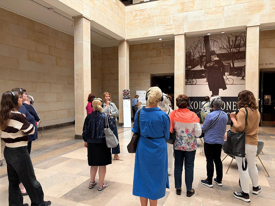 Fotorelacja z wyjazdu do Warszawy dla Stowarzyszenia Przyjaciół Muzeum Narodowego we Wrocławiu – zwiedzanie wystawy „Kolekcjoner”