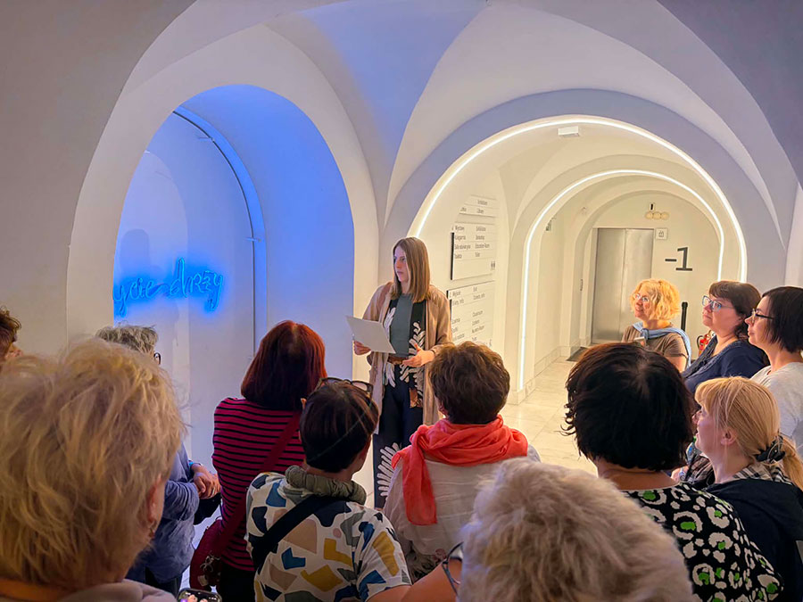 Fotorelacja z wyjazdu do Warszawy dla Stowarzyszenia Przyjaciół Muzeum Narodowego we Wrocławiu – zwiedzanie Zachęty