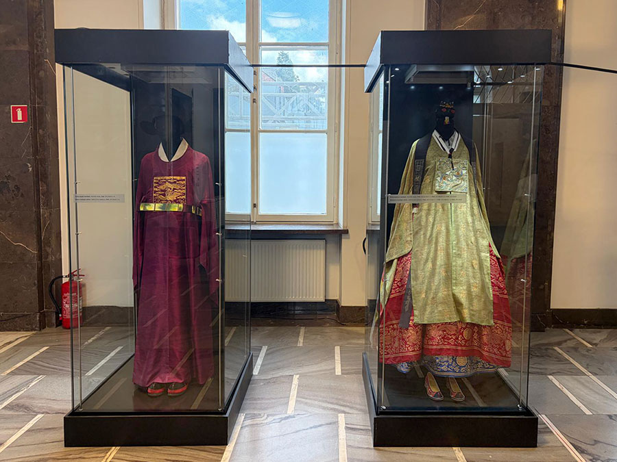 Fotorelacja z wyjazdu do Warszawy dla Stowarzyszenia Przyjaciół Muzeum Narodowego we Wrocławiu – zwiedzanie Galerii Koreańskiej w Muzeum Etnograficznym