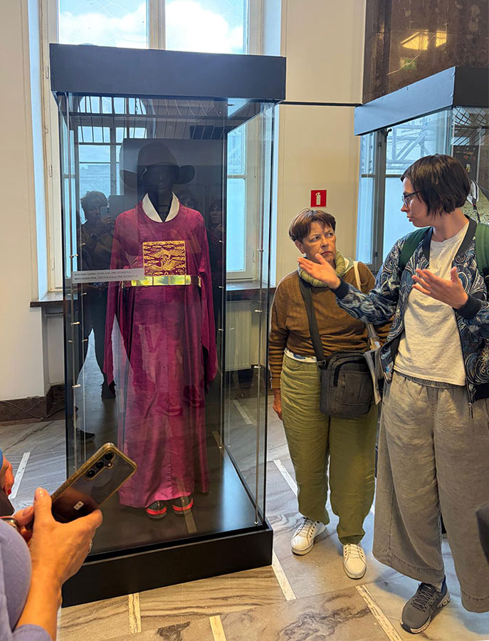 Fotorelacja z wyjazdu do Warszawy dla Stowarzyszenia Przyjaciół Muzeum Narodowego we Wrocławiu – zwiedzanie Galerii Koreańskiej w Muzeum Etnograficznym