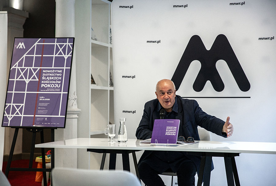 Konferencja prasowa przed otwarciem wystawy „Nowożytne złotnictwo śląskich kościołów pokoju”