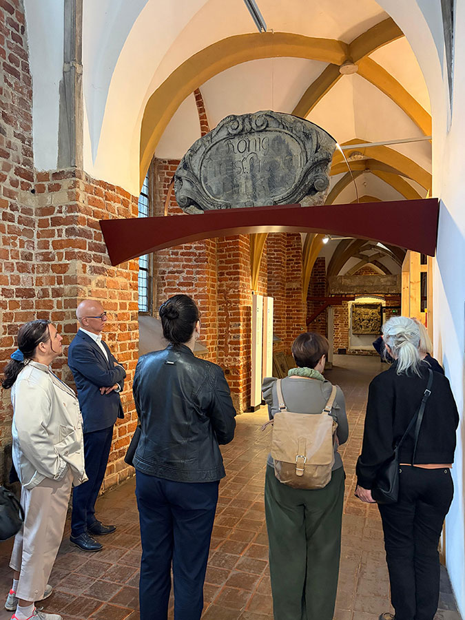 Fotorelacja z oprowadzania kuratorskiego w Muzeum Architektury dla Stowarzyszenia Przyjaciół Muzeum Narodowego we Wrocławiu