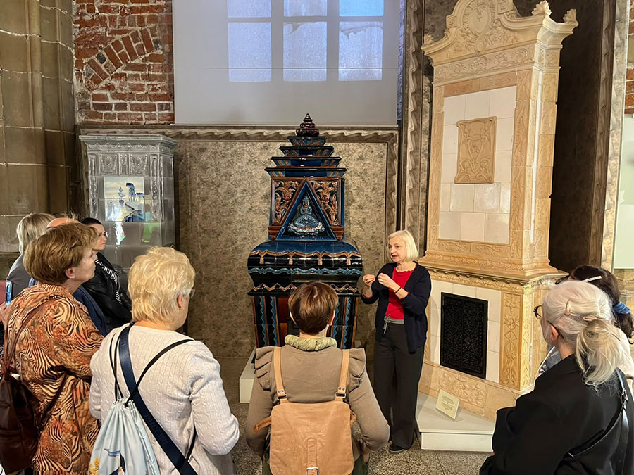 Fotorelacja z oprowadzania kuratorskiego w Muzeum Architektury dla Stowarzyszenia Przyjaciół Muzeum Narodowego we Wrocławiu