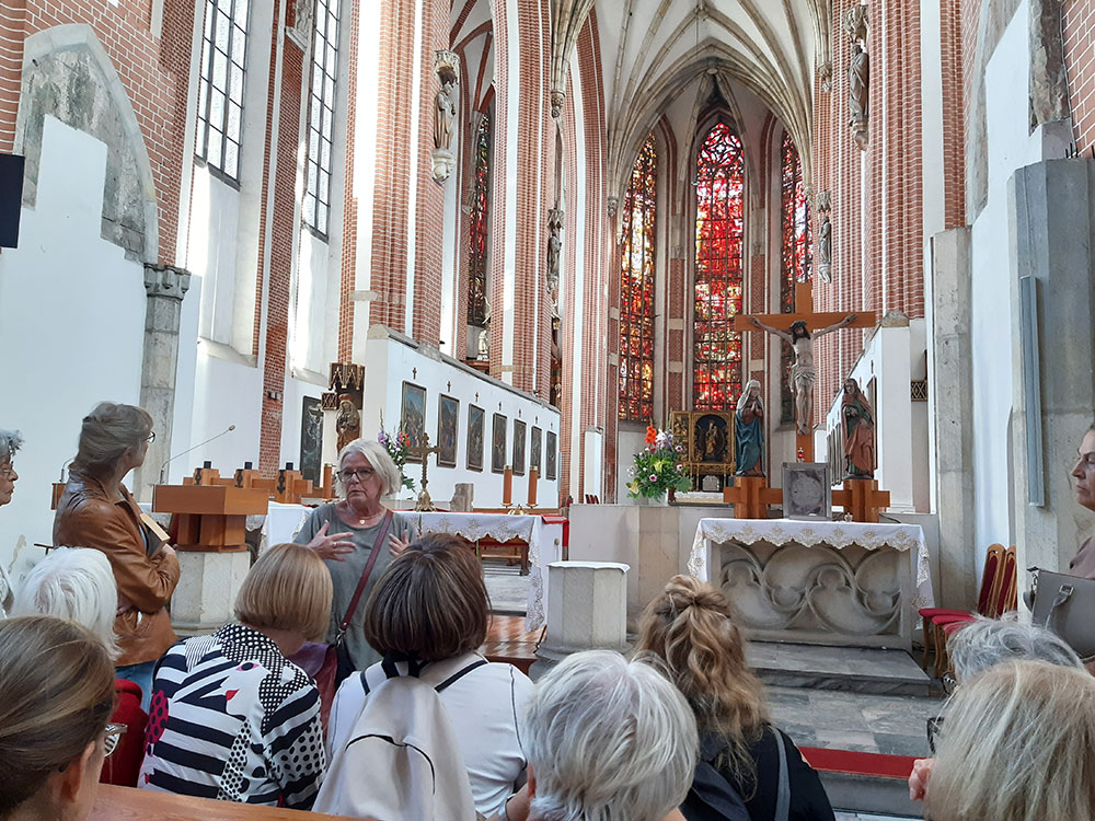 Witraże Teresy M. Reklewskiej w kościele NMP na Piasku – oprowadzanie dla Stowarzyszenia Przyjaciół Muzeum Narodowego we Wrocławiu