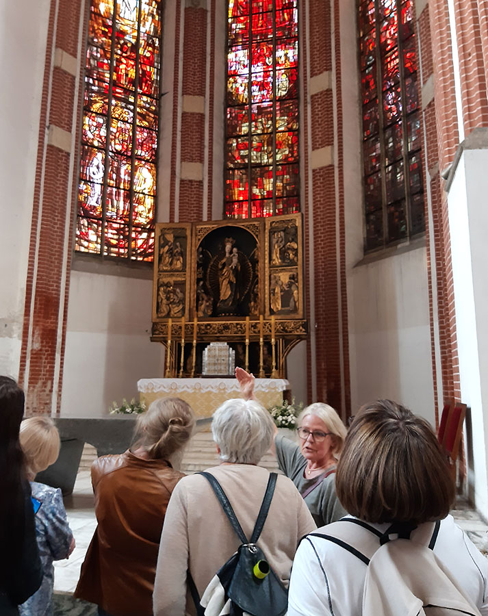 Witraże Teresy M. Reklewskiej w kościele NMP na Piasku – oprowadzanie dla Stowarzyszenia Przyjaciół Muzeum Narodowego we Wrocławiu